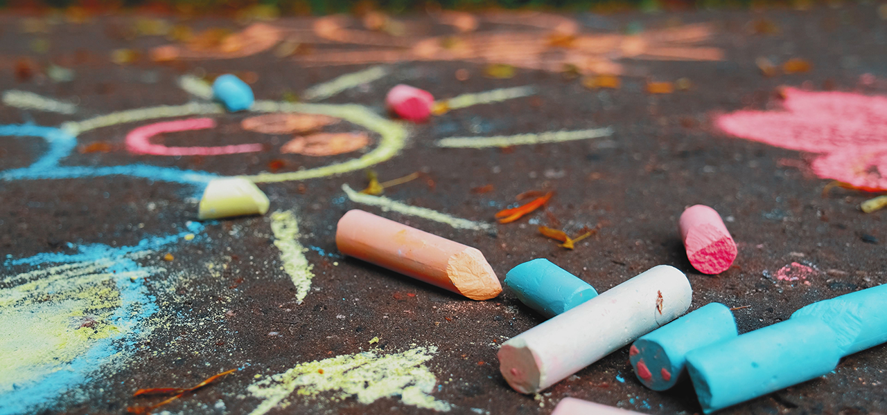 Simple Chalk Drawings Art on Sidewalk Made By Creative Kids